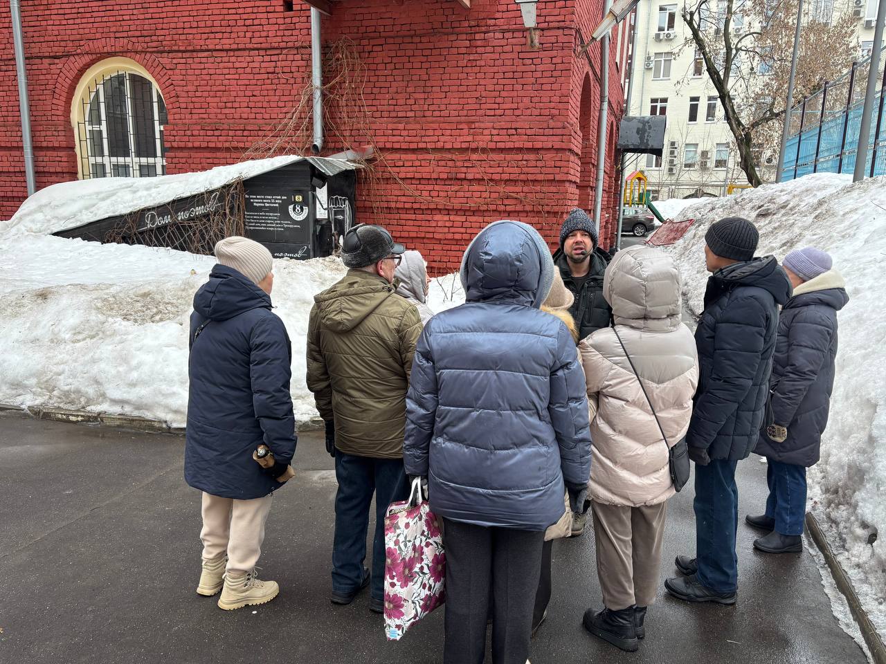 Тем, кто хранит историю посвящается